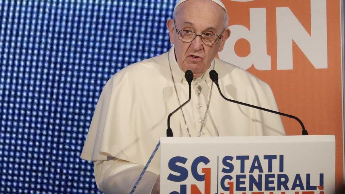 Immagine di Papa Francesco: "Abbiamo dimenticato il primato del dono"