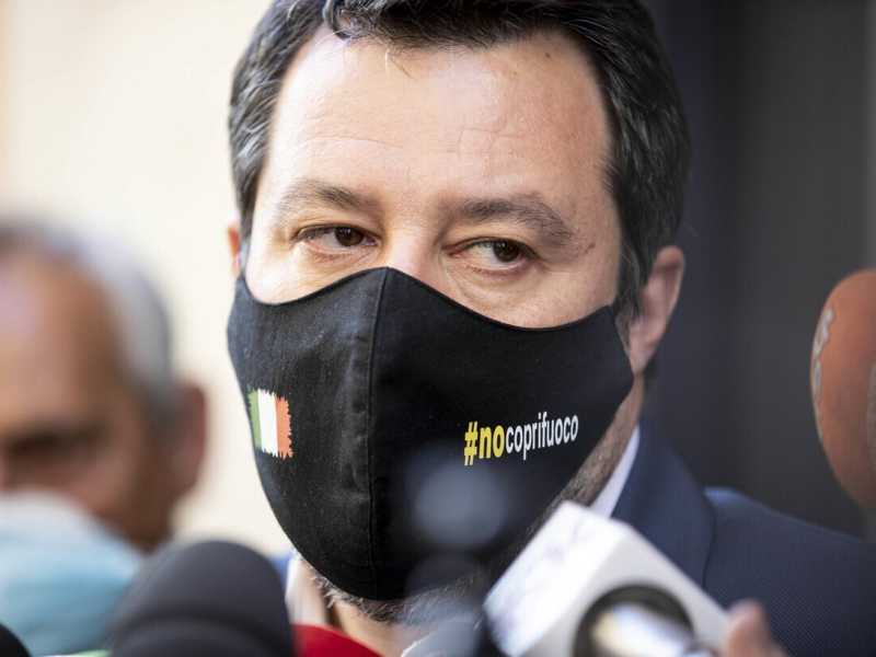 Dopo Renzi, anche Salvini: "Sì, ho visto lo 007 Mancini, magari anche in autogrill"