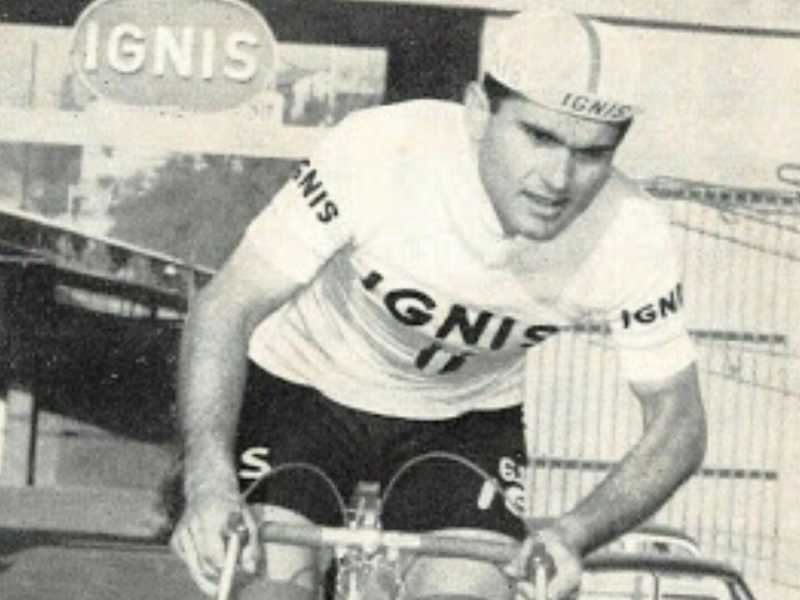 Dino Bruni in una cartolina dell'epoca