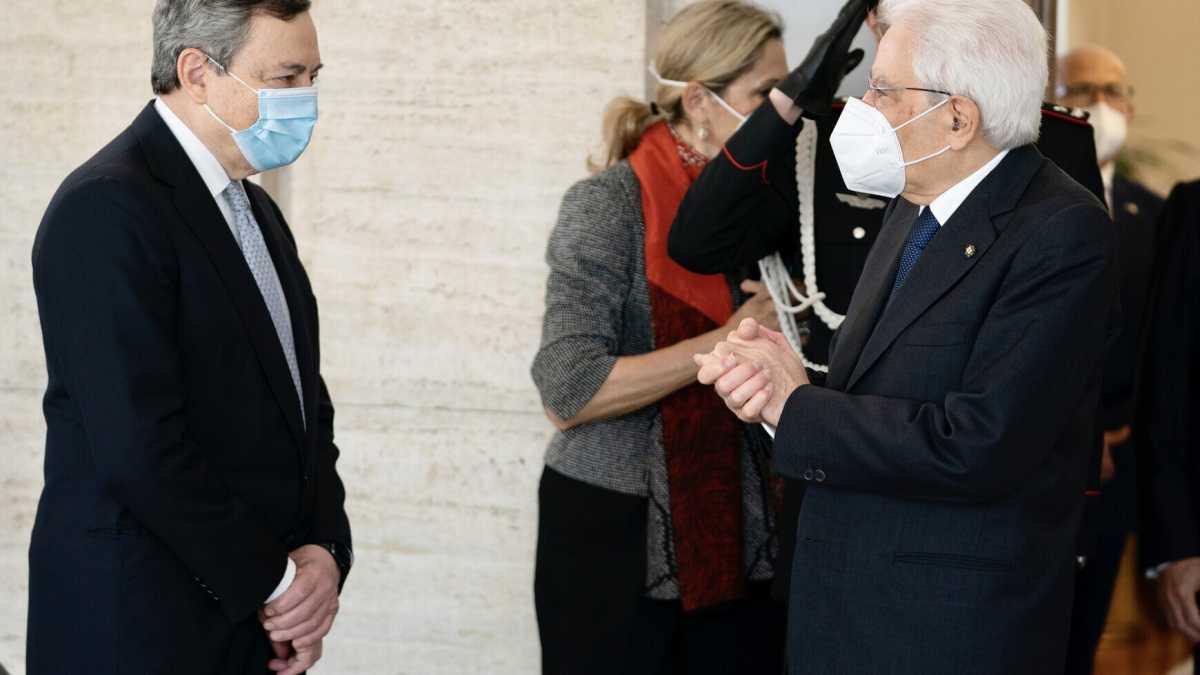 Immagine di A ciascuno il suo Draghi. Salvini lo vuole al Colle, ma per il Pd serve a Chigi