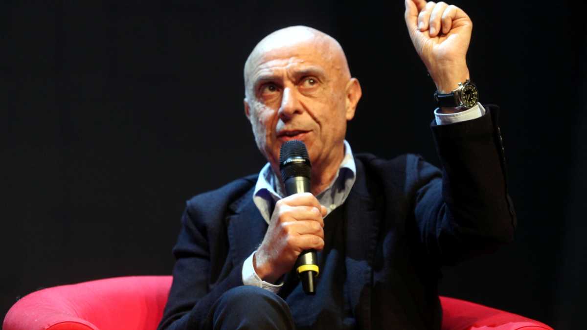 Immagine di Tre idee per governare i flussi migratori e disinnescare la mina Libia. Parla Minniti