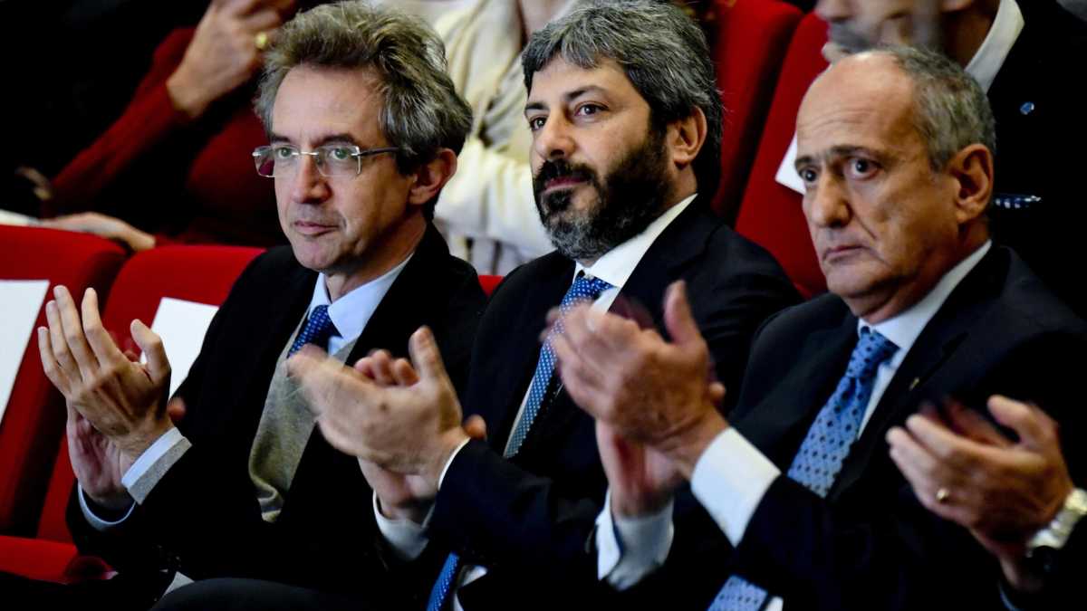 Immagine di Vedi Roma, poi Napoli: Fico come Zingaretti. E Manfredi sbuffa tipo Gualtieri