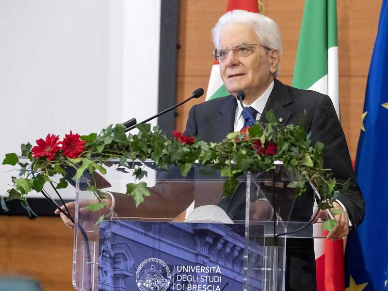 Mattarella avverte il Pd (e non solo): "Sono vecchio, tra otto mesi mi riposo"