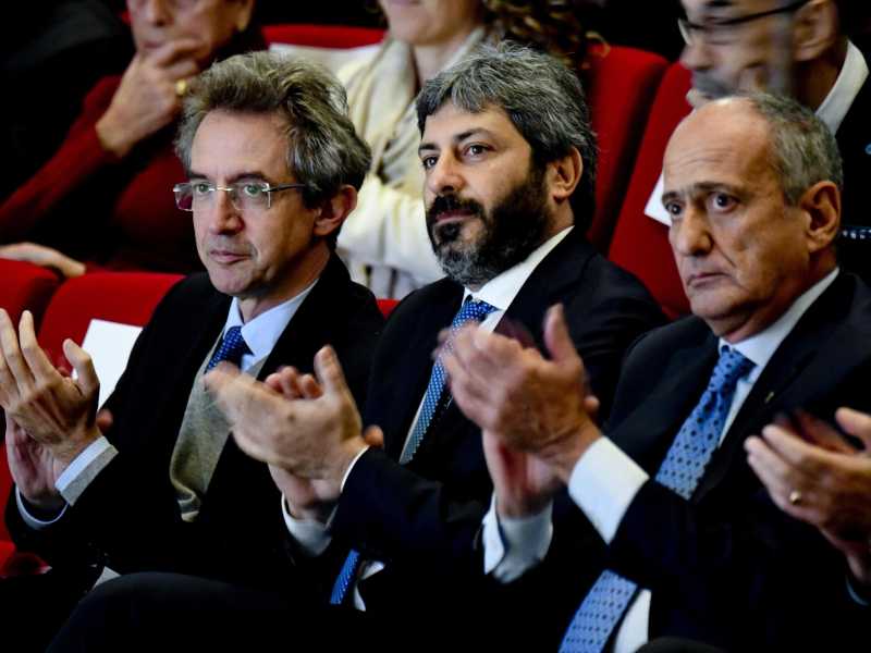 Vedi Roma, poi Napoli: Fico come Zingaretti. E Manfredi sbuffa tipo Gualtieri