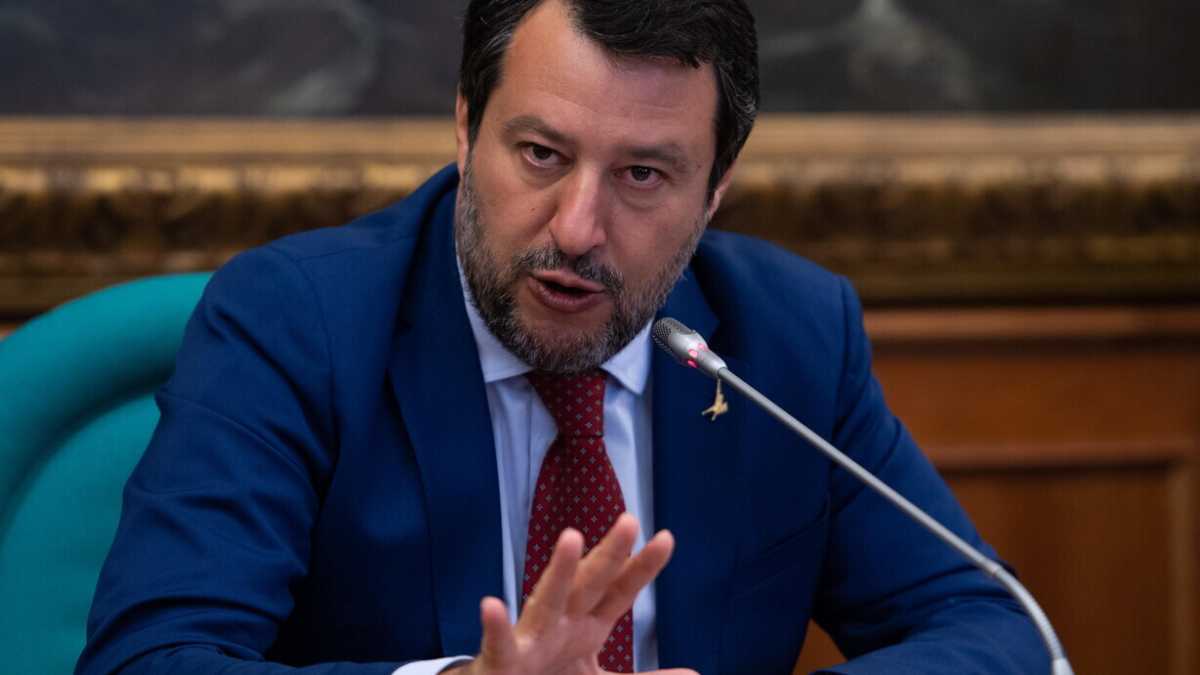 Immagine di Salvini al Foglio: "Letta? Parigi lo ha reso un radical chic. Contento il Pd..."