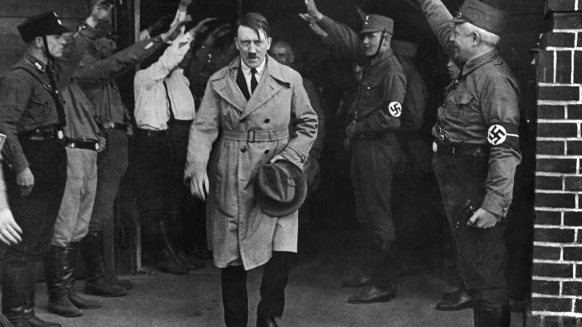 Immagine di Si può storicizzare il male? Il dibattito sulla riedizione del “Mein Kampf”