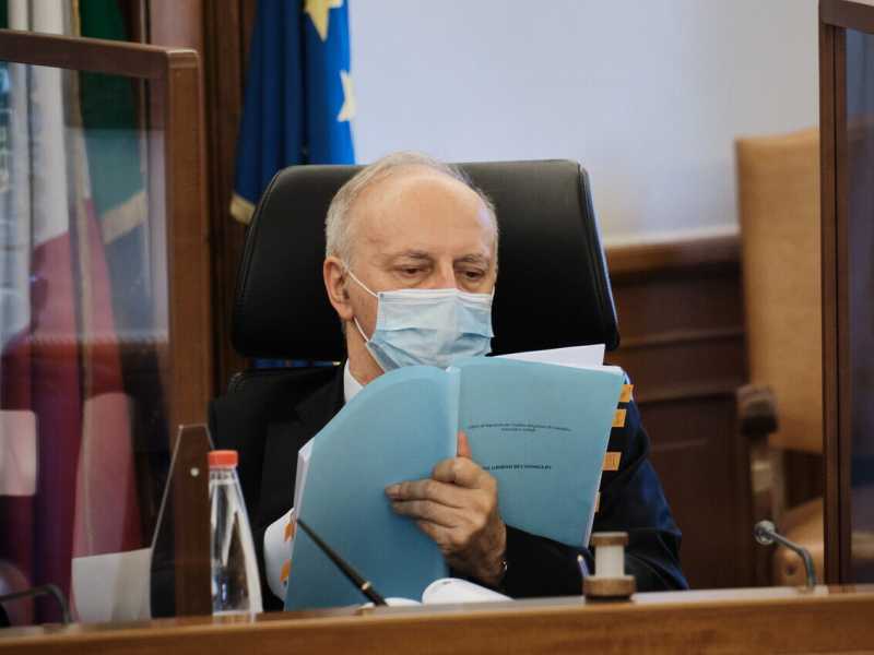 Come è possibile che Davigo non sia indagato?