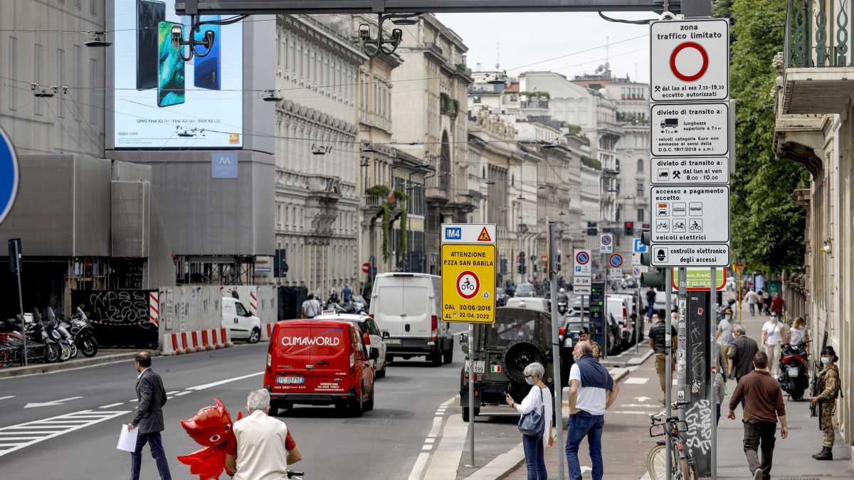 Immagine di Milano senza le auto? Non va. La Russa (Aci) fa l’ottimista