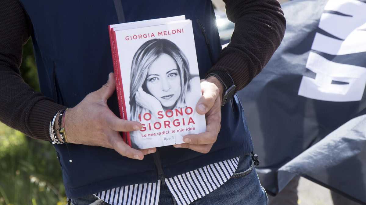 Immagine di Giallo sulla presentazione del libro della Meloni