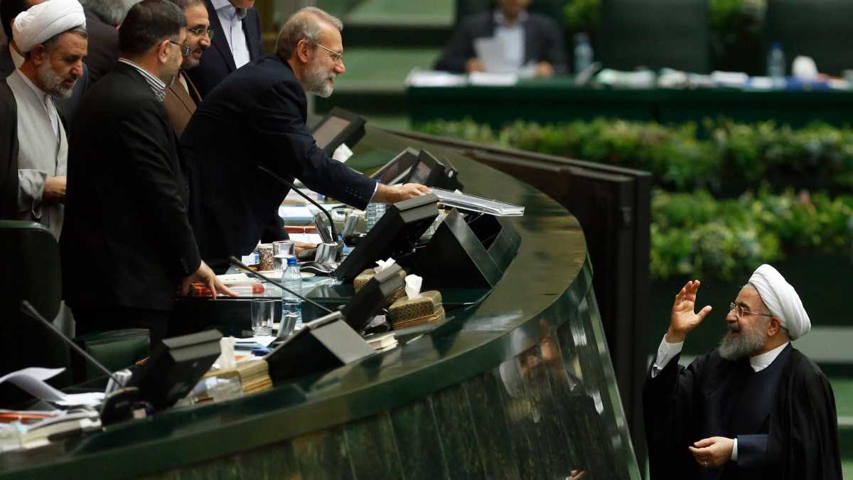 Immagine di L'Iran vota in bianco e nero