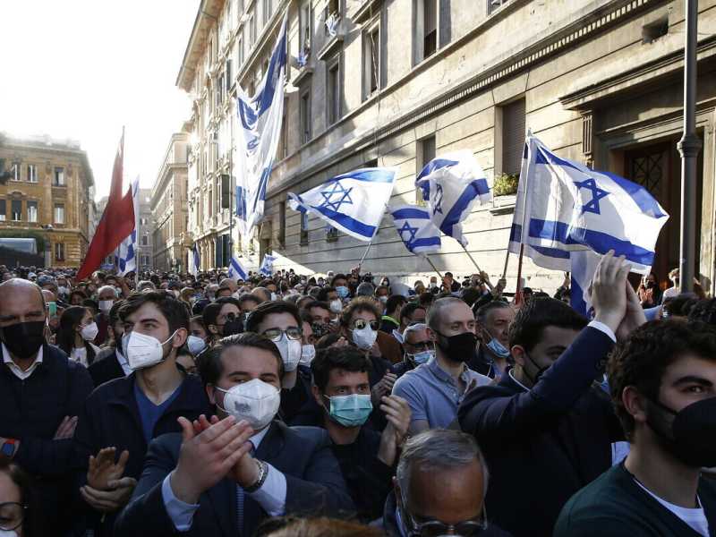 La veglia per Israele e la pace in Medio Oriente a Roma, al Portico D&rsquo;Ottavia, lo scorso 12 maggio (LaPresse)&nbsp;<br />