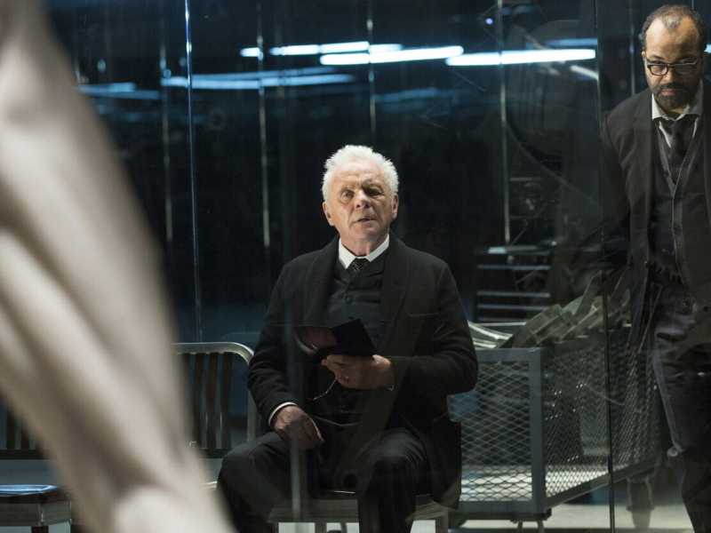 Westworld è una serie Hbo in cui umani e robot interagiscono in un parco divertimenti (LaPresse) 