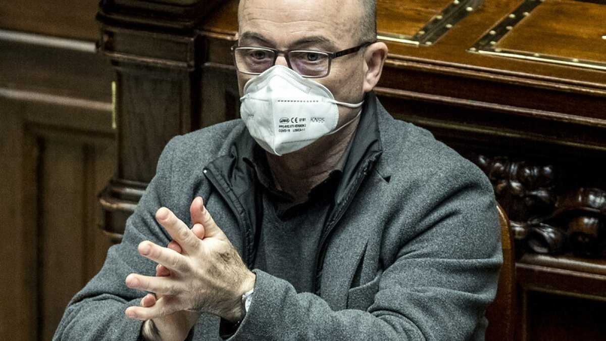 Immagine di Un ministro vestito di canapa e fieno