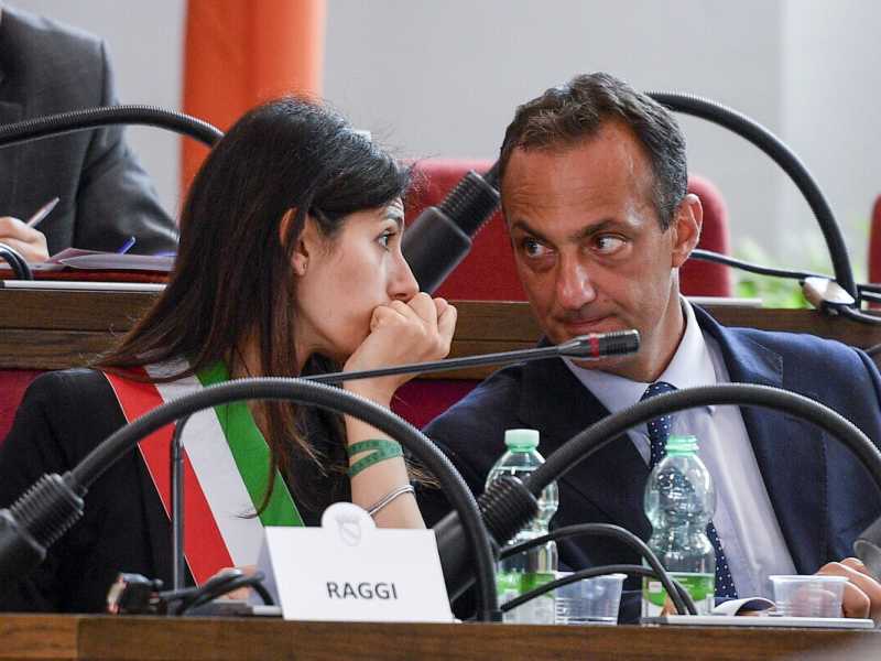La fuga di De Vito dal M5s. Ora la Raggi è senza maggioranza