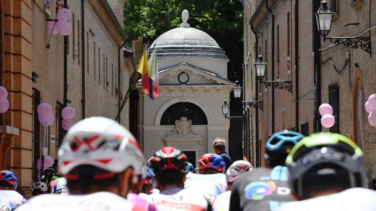 Immagine di Un Giro d'Italia dantesco