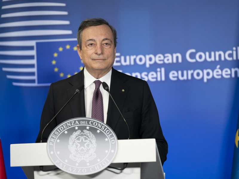 L'asse Rivera-Giavazzi. Così Draghi nasconde le nomine ai partiti