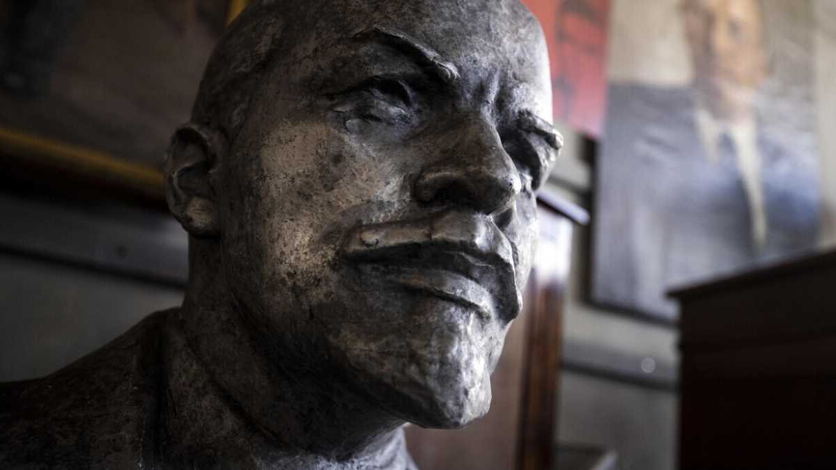 Immagine di Contro gli sciacalli dell'anticapitalismo