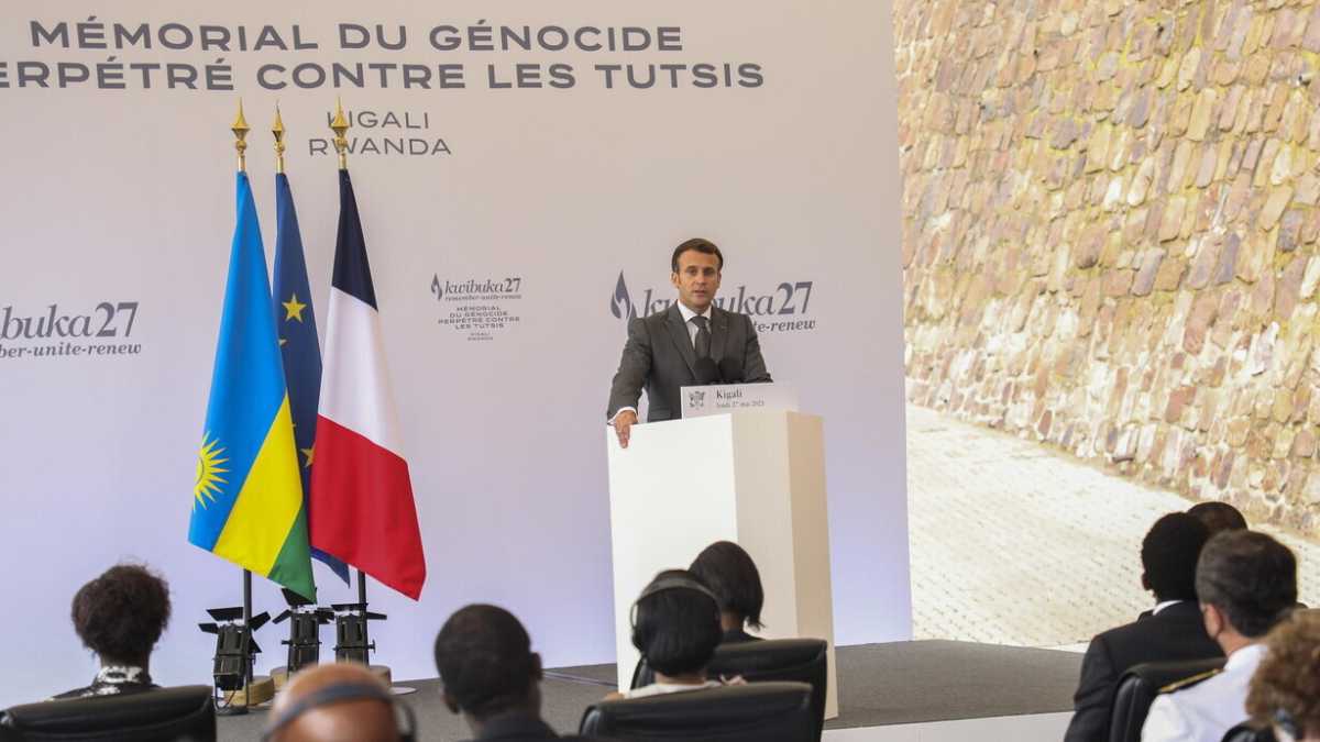 Immagine di Macron e il genocidio africano
