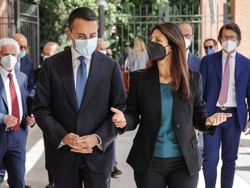 Virginia Raggi e Luigi Di Maio (foto Ansa)