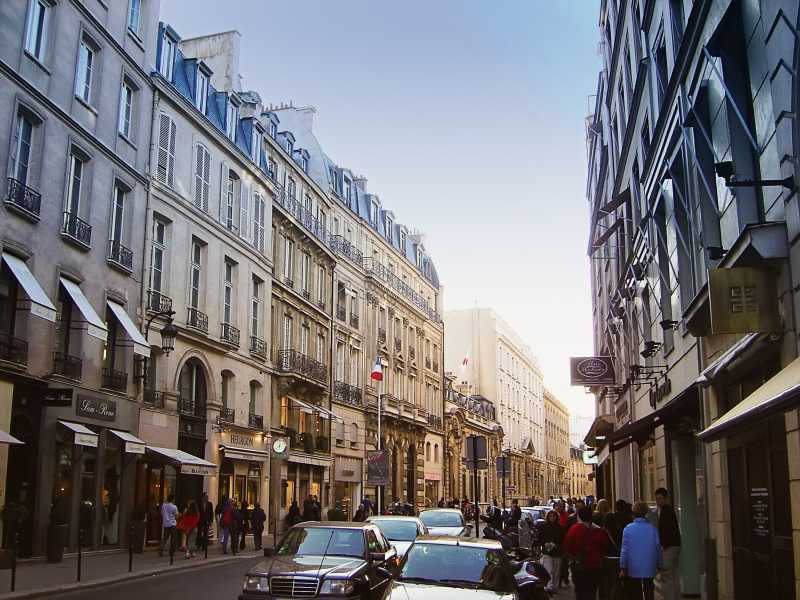 Rue du Faubourg-Saint-Honor&eacute;, dove ha sede il Si&egrave;cle (Wikimedia commons)&nbsp;<br />