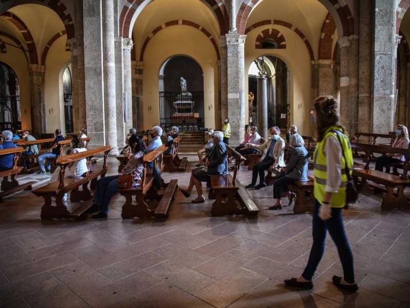 Cronaca di una funzione religiosa funestata dal Covid manager liturgico