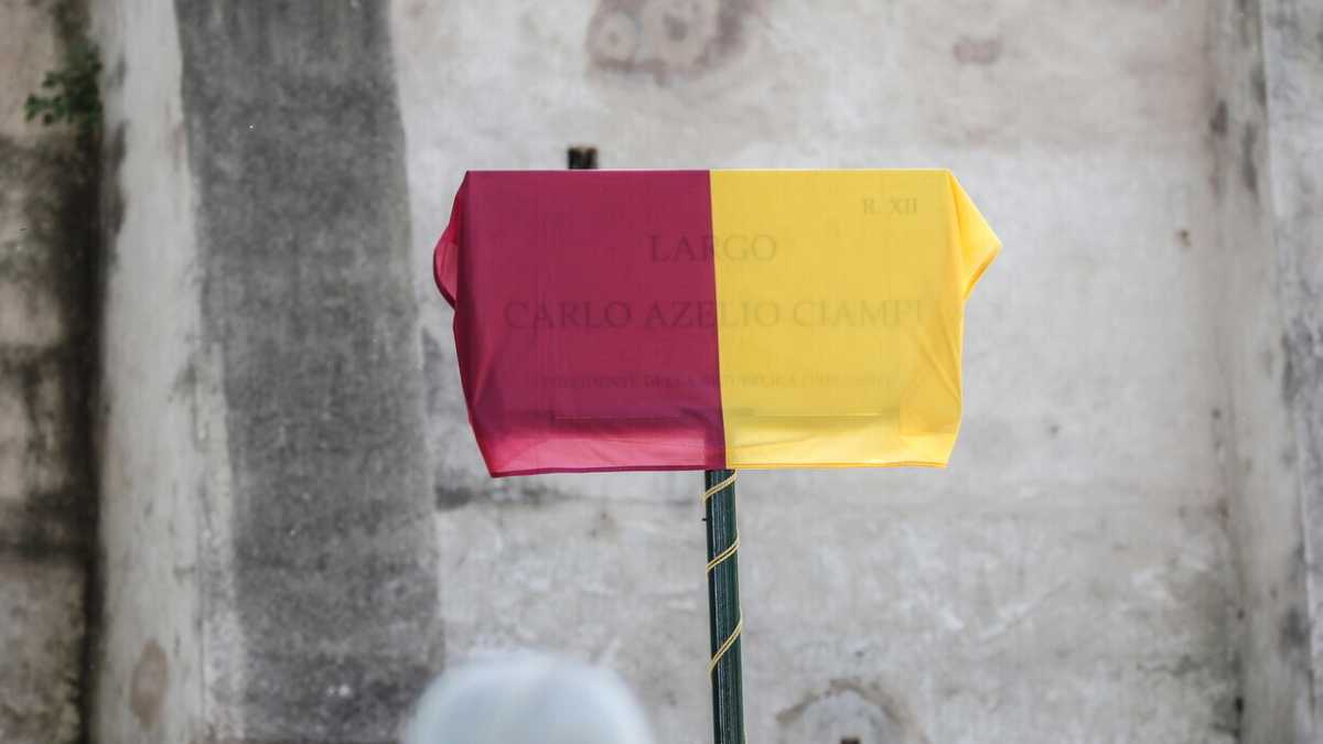 Immagine di La targa intitolata a Ciampi con il nome sbagliato, segno del pressapochismo del Campidoglio