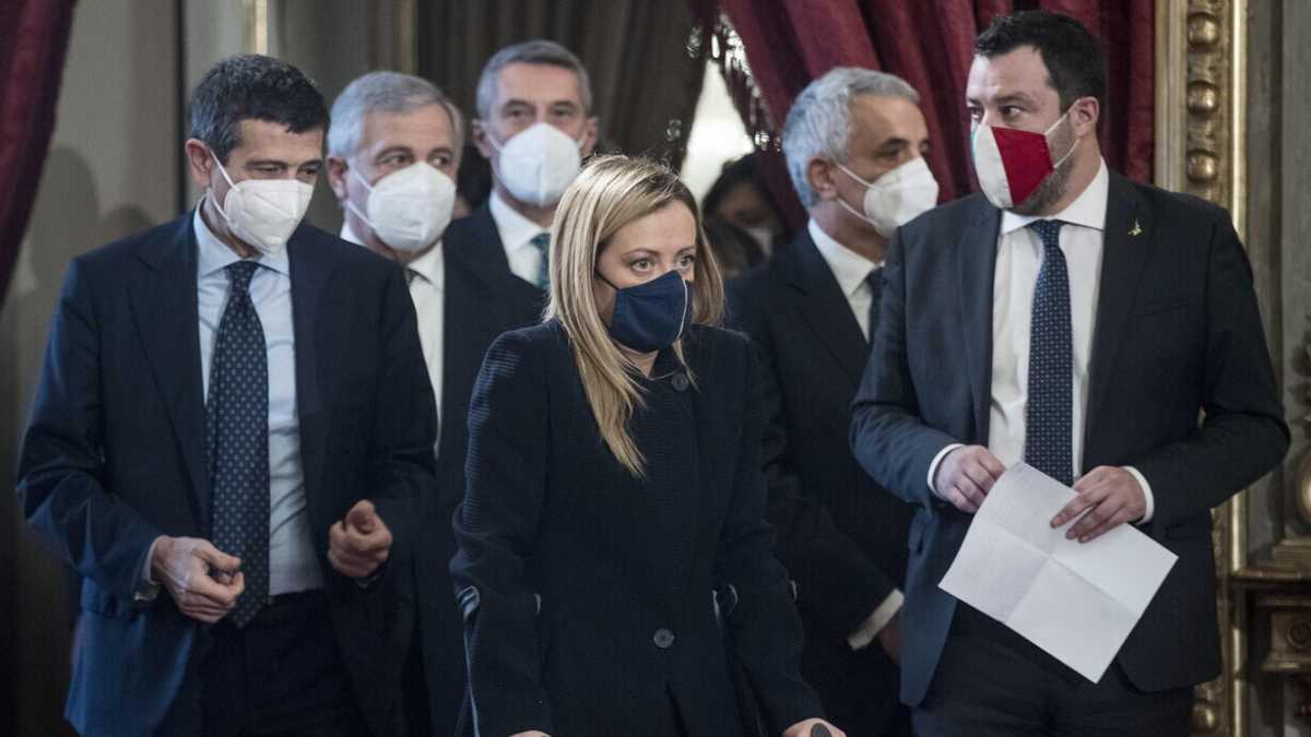 Immagine di Roma, stallo Salvini-Meloni. Pezzi di FdI contro Michetti e la base leghista: "E Calenda?"