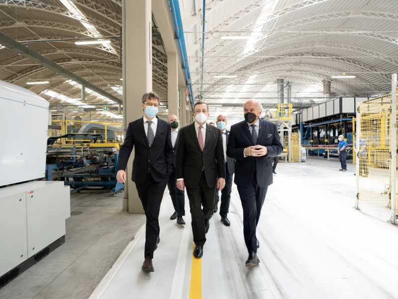 Per Draghi il futuro passa dall'industria