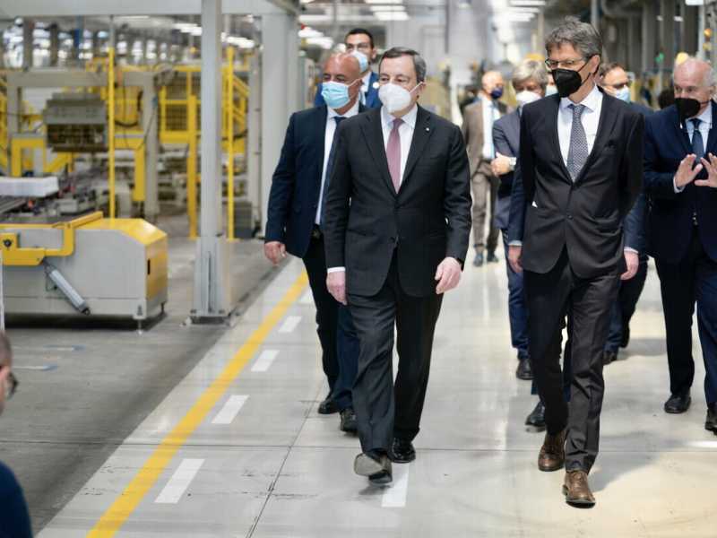 La difficile partita di Draghi sullo sblocco dei licenziamenti