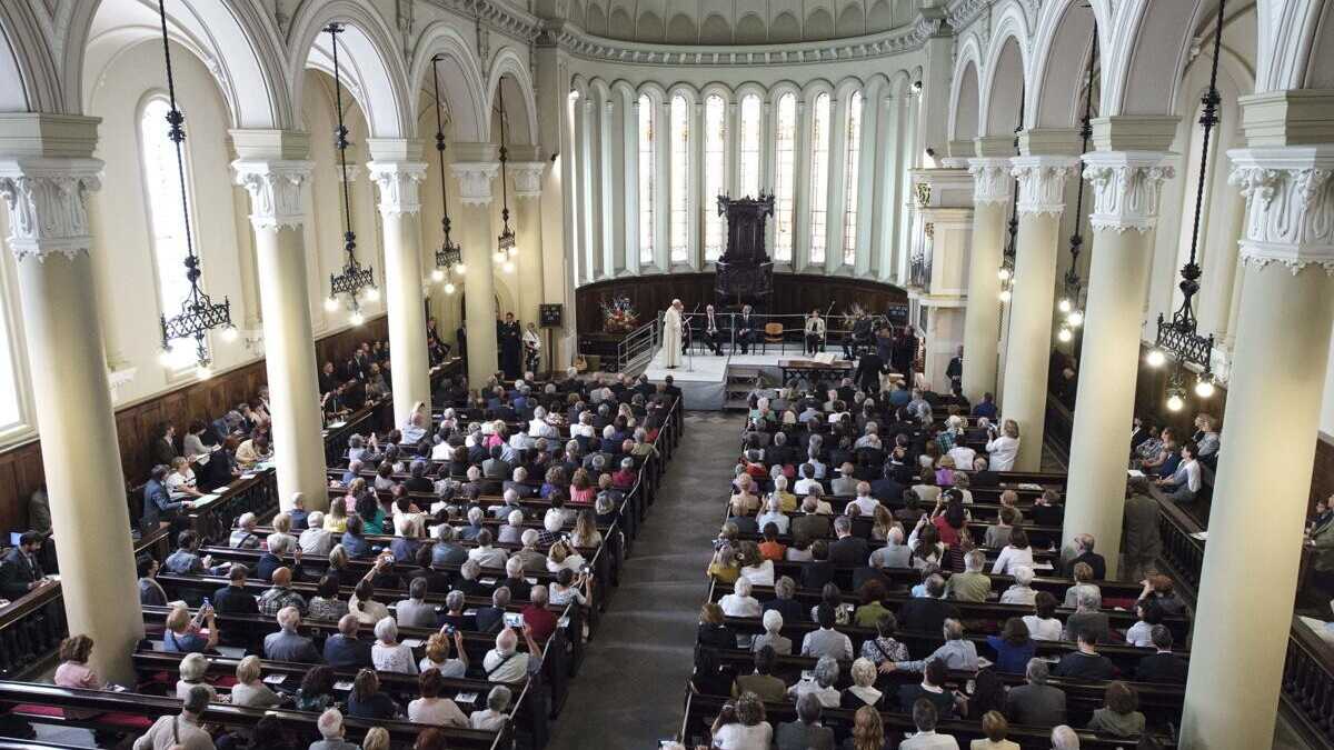 Immagine di Dove finisce il culto e comincia il no profit