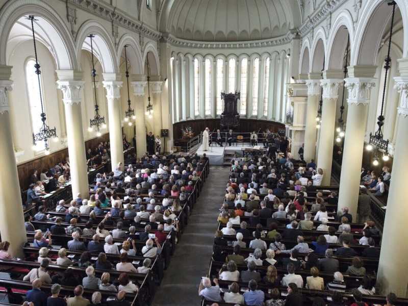 Dove finisce il culto e comincia il no profit