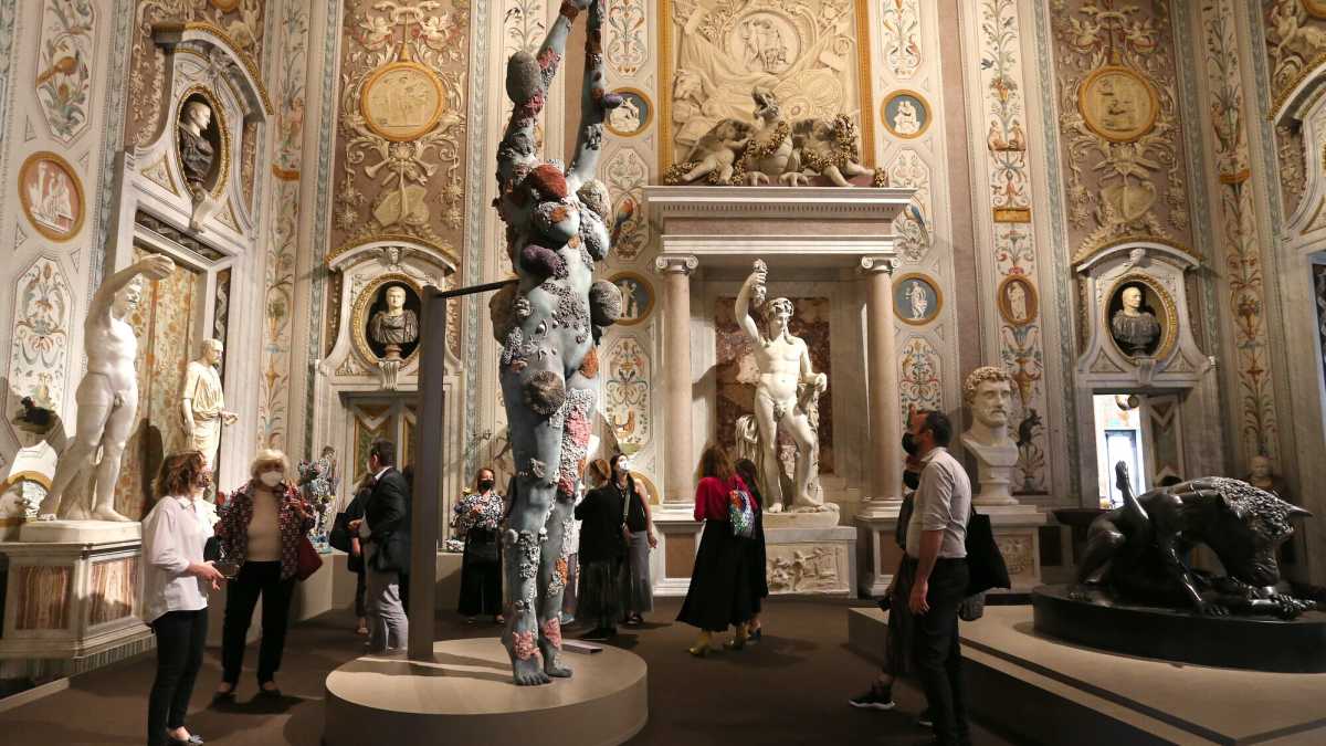 Immagine di Hirst fa naufragio a Villa Borghese