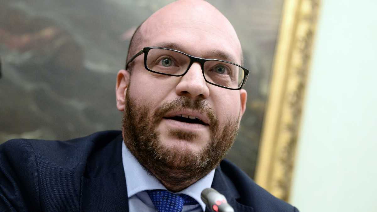 Immagine di "Federarsi con FI per aiutare Draghi. L'euro è irreversibile". Parla Fontana, il vice di Salvini