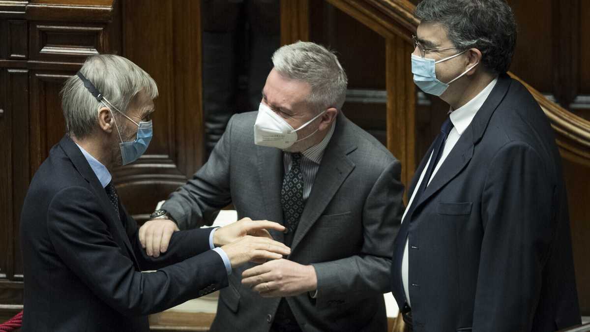 Immagine di Il nuovo patto tra Delrio e Guerini. Ecco il manifesto di Base riformista