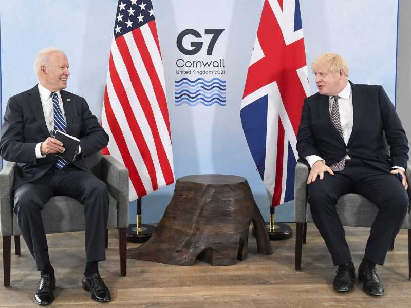 Il presidente americano Joe Biden e il primo ministro inglese Boris Johnson (LaPresse) <br />