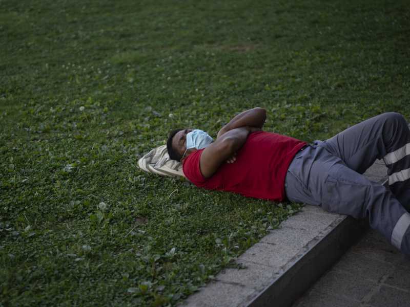 Sognare, dormire, forse. Le mille e una notte della pandemia