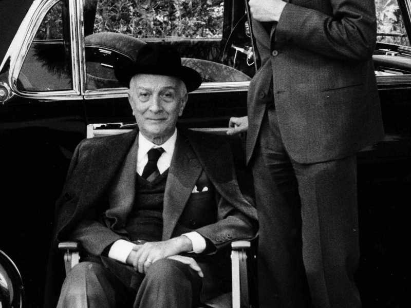 Mario Segni ha pubblicato "Il colpo di Stato del 1964: la madre di tutte le fake news" (Rubettino). Nella foto con il padre Antonio (LaPresse)