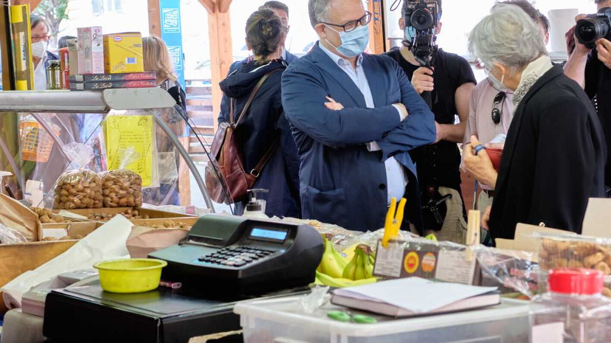 Immagine di Il Pd romano punta al 70 per cento a Gualtieri su 60 mila votanti