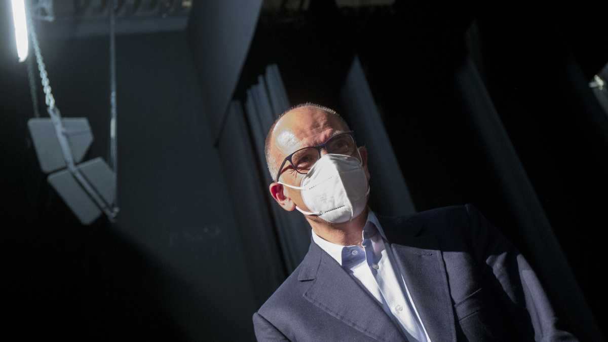 Immagine di Letta e la politica dei due altoforni: su Ilva lascia o raddoppia?