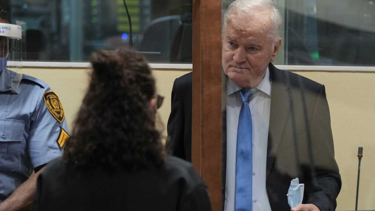 Immagine di Il confronto possibile tra Srebrenica e i massacri dello Stato islamico
