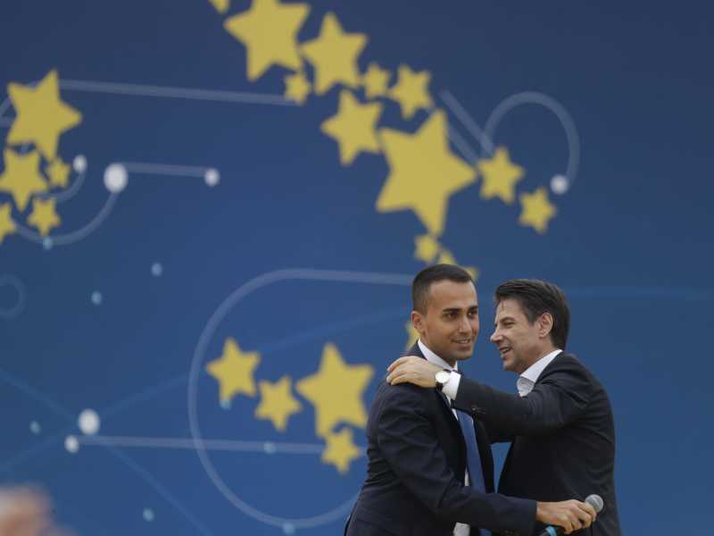 “Conte chi?” A Napoli è il Di Maio pride