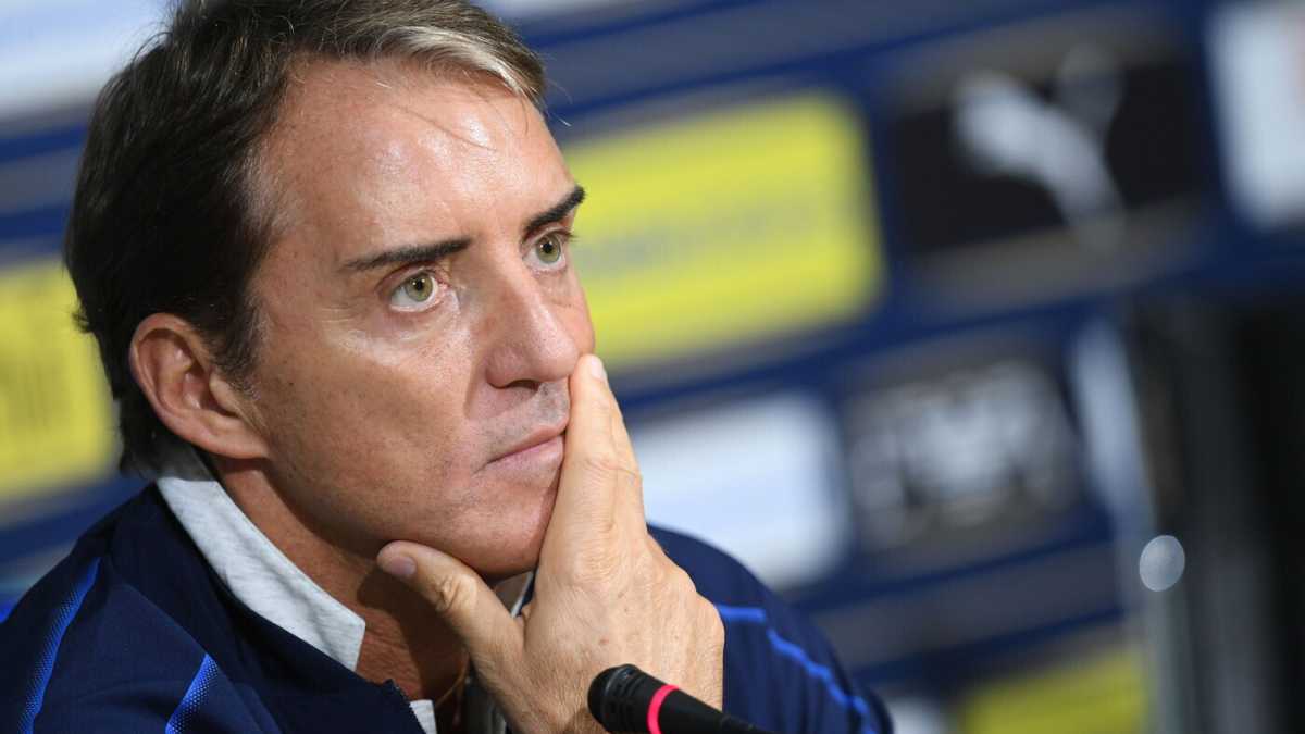 Immagine di De Luca e Letta chiamano Mancini per dargli consigli tecnici. L'intercettazione dell'Innamorato fisso