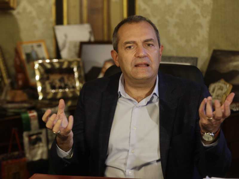 Un De Magistris quasi no vax: "Siamo tutti cavie"