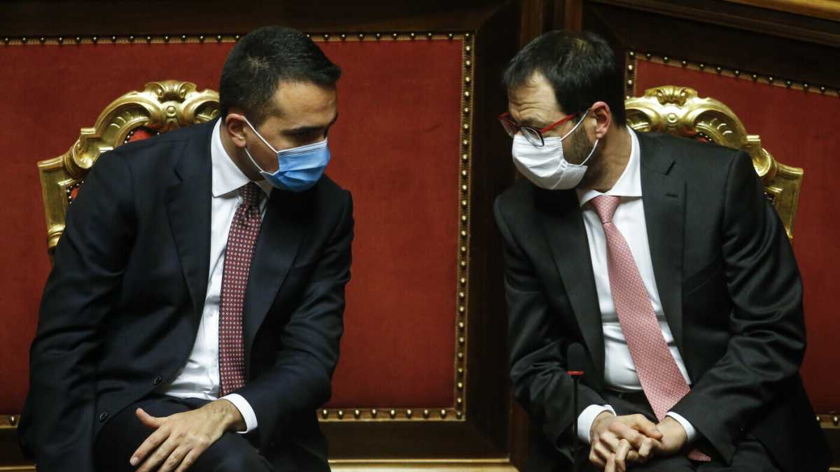 Immagine di Il M5s in subbuglio: "Caro Patuanelli, così il decreto Semplificazioni non lo votiamo"