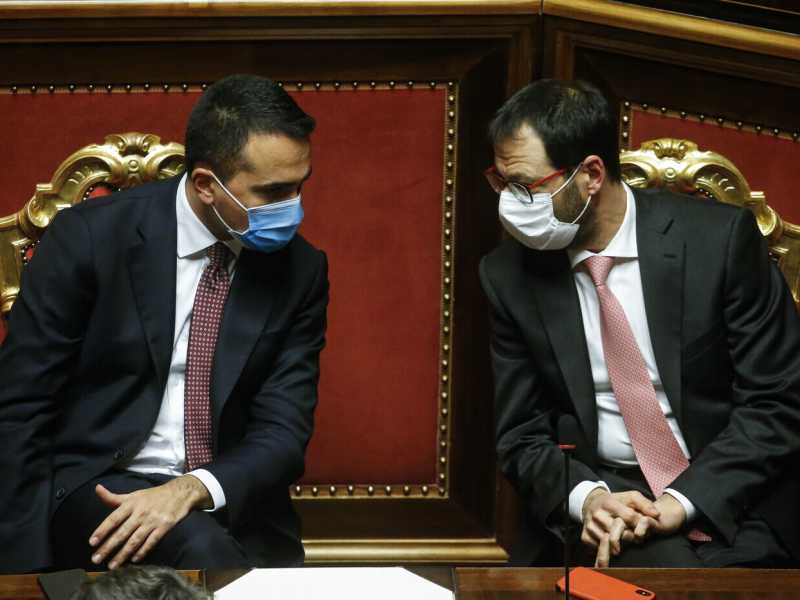 Il M5s in subbuglio: "Caro Patuanelli, così il decreto Semplificazioni non lo votiamo"