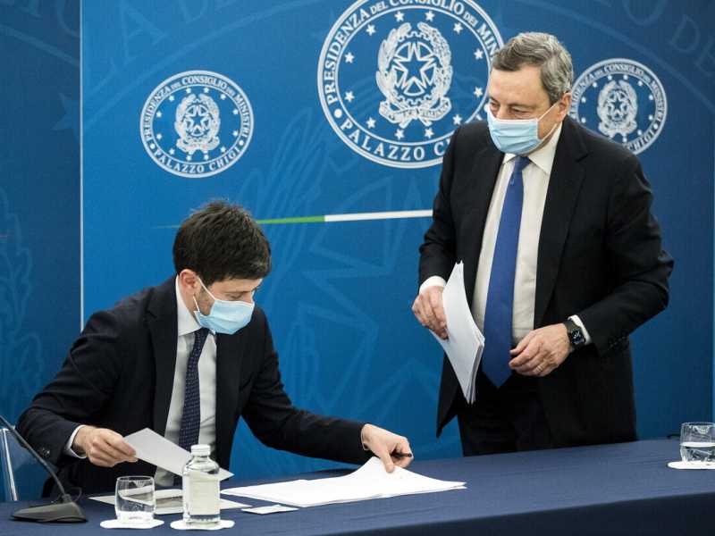 Contro i boh vax non basta il green pass