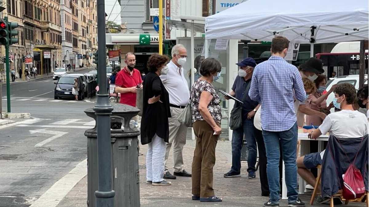 Immagine di Il miracolo di Gualtieri: unire Veltroni, D'Alema e Nanni Moretti