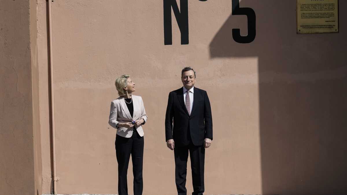 Immagine di Non è cinema ma "modello Italia". La laurea di von Der Leyen a Draghi
