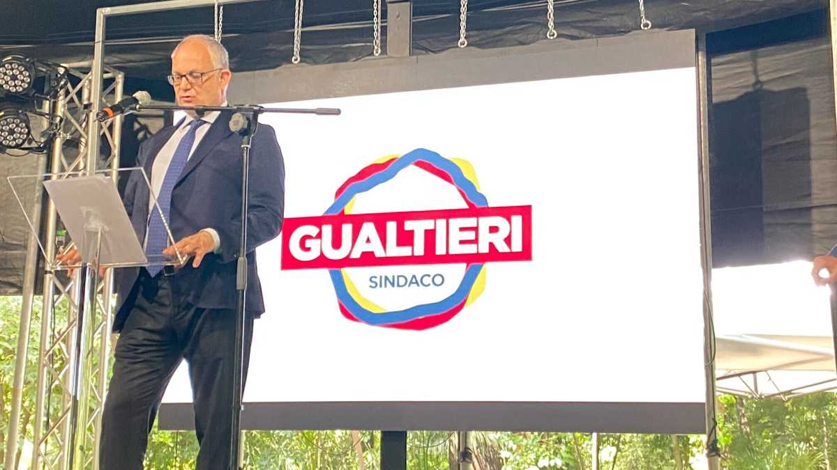 Immagine di Gualtieri: "Al ballottaggio mi auguro il sostegno di Conte". Sull'Imu alla Chiesa non risponde