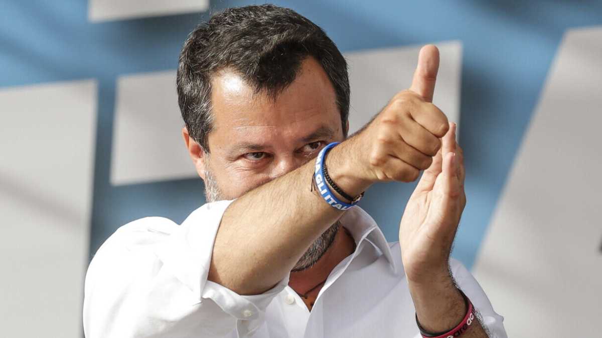 Immagine di Salvini contro Salvini. Possono convivere la federazione e la Bestia?